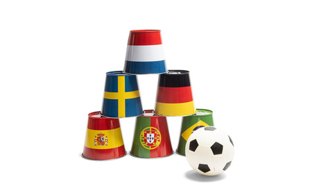 BS Toys, gra zręcznościowa Puszki piłkarskie flagi