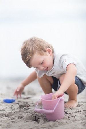 Składane wiaderko do wody i piasku Scrunch Bucket - Pudrowy róż